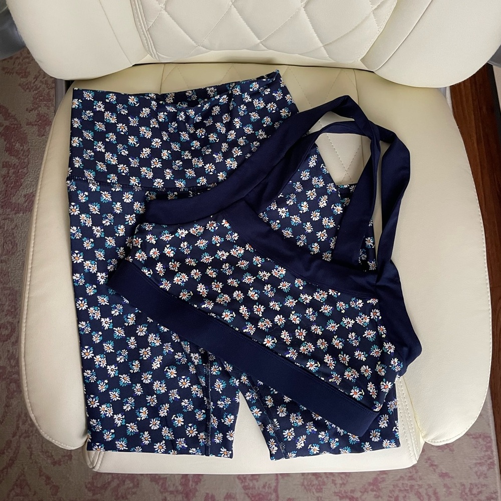 Limited release Fabletics leggings small, sports bra medium